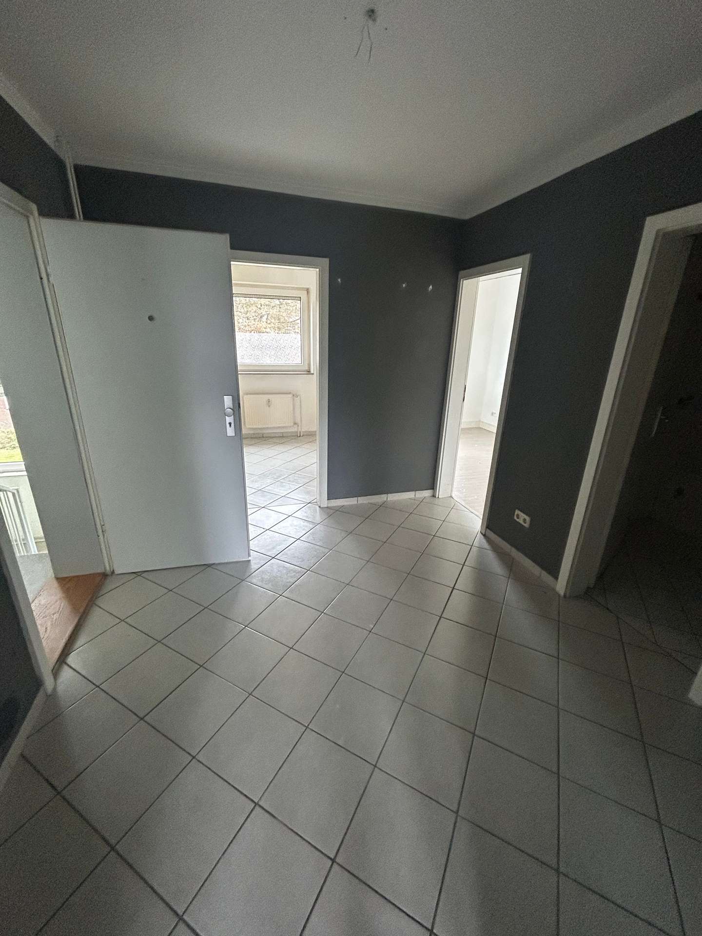 Großzügige 2,5-Zimmerwohnung mit Balkon – 2 Monate Grundmietfrei ab dem 01.11.2026, Trögelsbyer Weg 66, 24943 Flensburg, Etagenwohnung