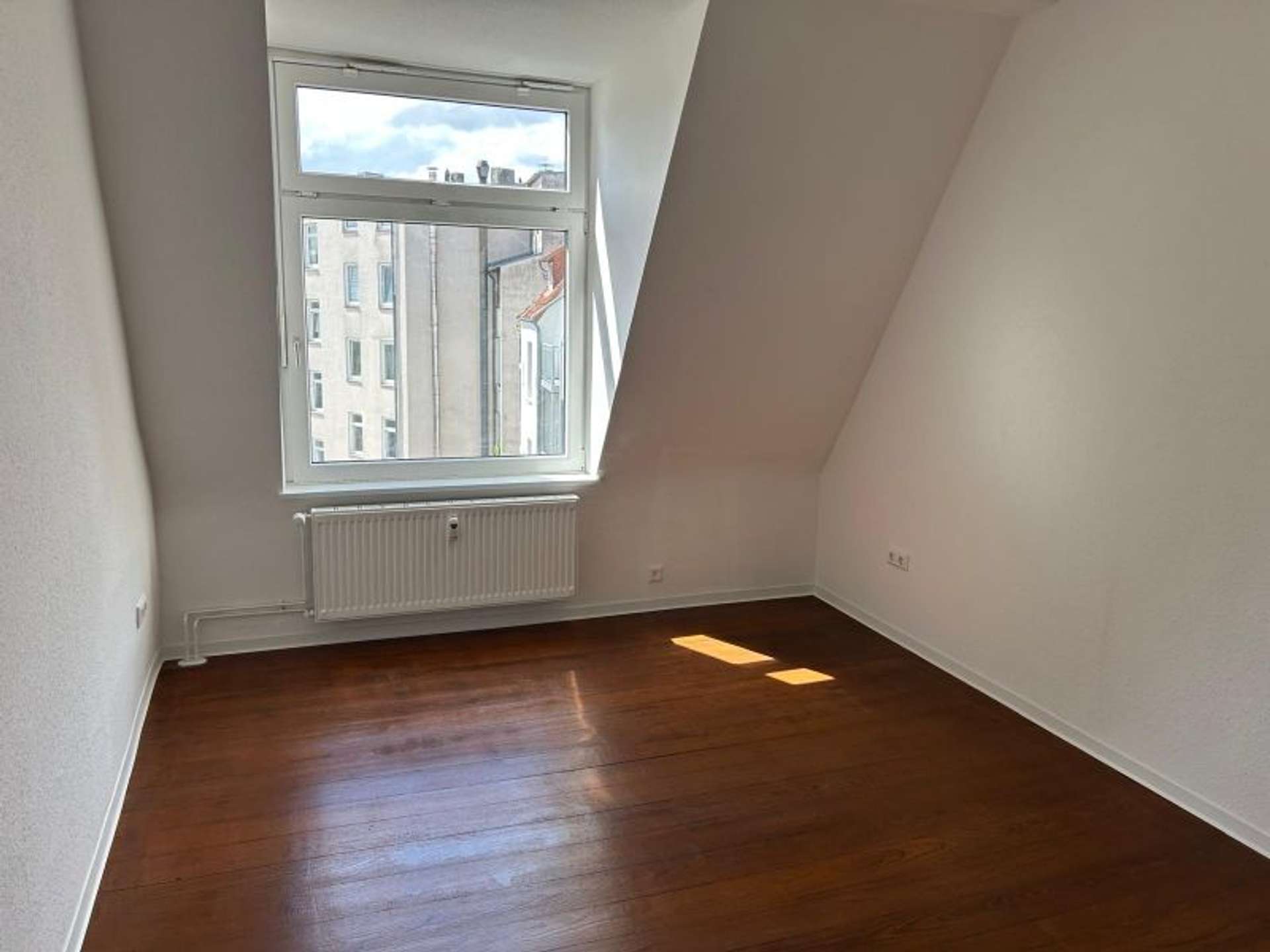 Gemütliche 2 Zimmer mit Balkon, Johannesstraße 52, 24143 Kiel, Etagenwohnung