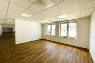 *** Ihre neuen Büro-/Praxisräume im Falkenberg Center ***, Bahlenstraße 180, 40589 Düsseldorf, Bürohaus