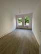Schlafzimmer - Charmante, renovierte 3-Zimmer-Wohnung mit sonnigem Balkon