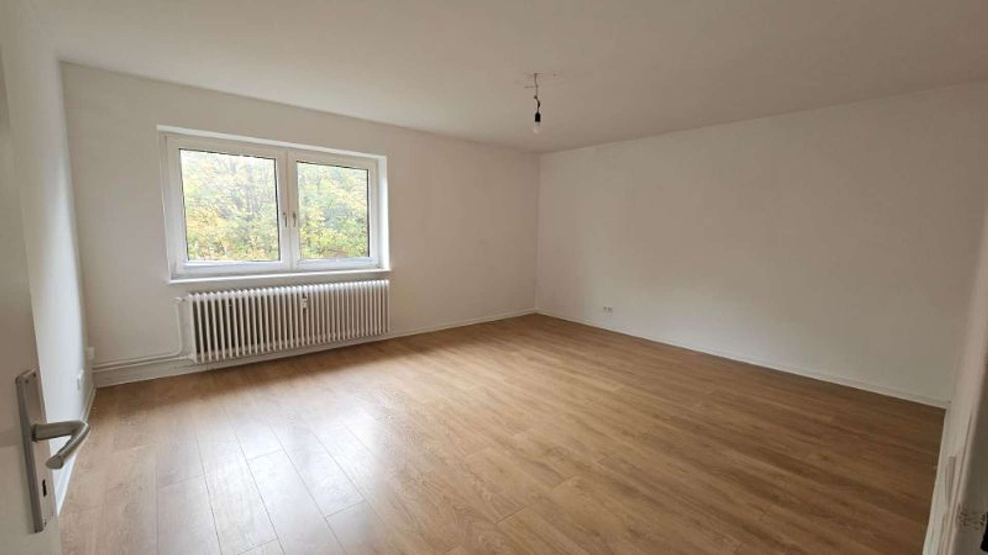 Großzügige 2-Wohnung mit Tageslichtbad und Küchenzeile – sofort verfügbar!, Diestelkamp 21, 24340 Eckernförde, Etagenwohnung