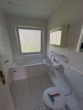 Tageslichtbad mit Badewanne - Wohnträume wahr werden lassen! 3 Zimmerwohnung mit Balkon zum 01.12.2025 zum selbst gestalten! 3 KM