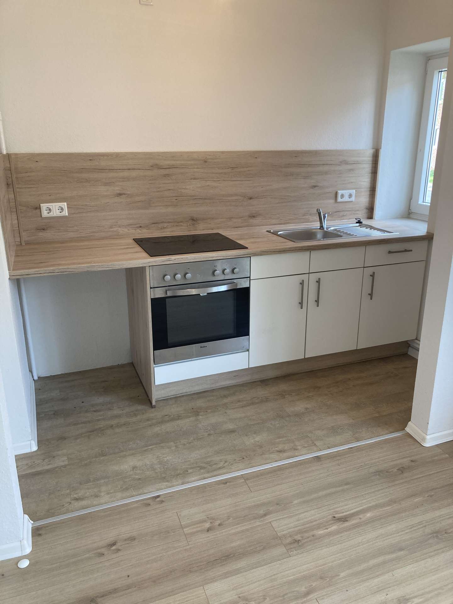 Gemütliche 2,5-Zimmerwohnung im Grünen!, Goedenser Weg 15, 26386 Wilhelmshaven, Erdgeschosswohnung