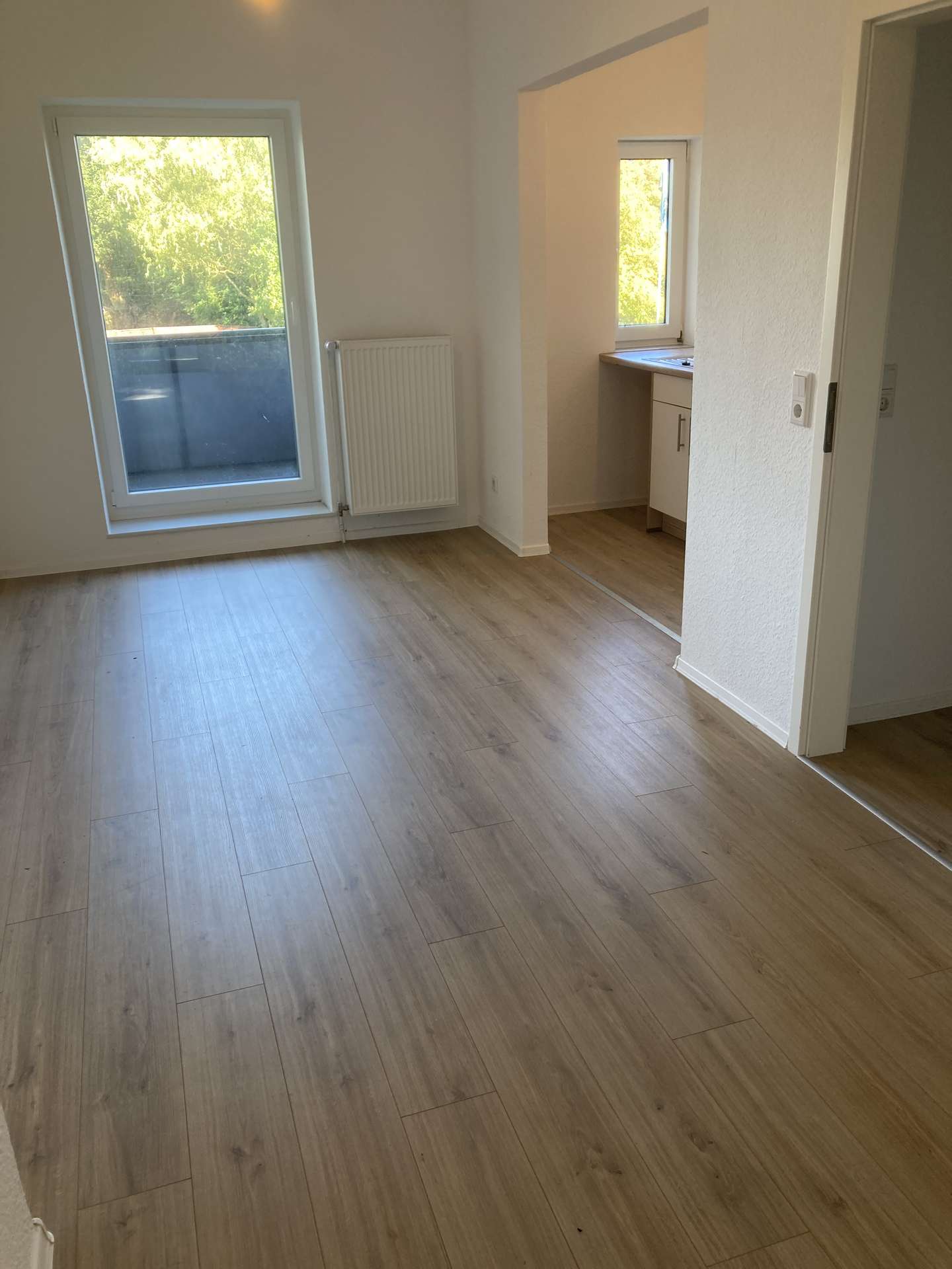 Einziehen und wohlfühlen: 2,5-Zimmerwohnung mit Balkon!, Lubbeweg 24, 26386 Wilhelmshaven, Erdgeschosswohnung