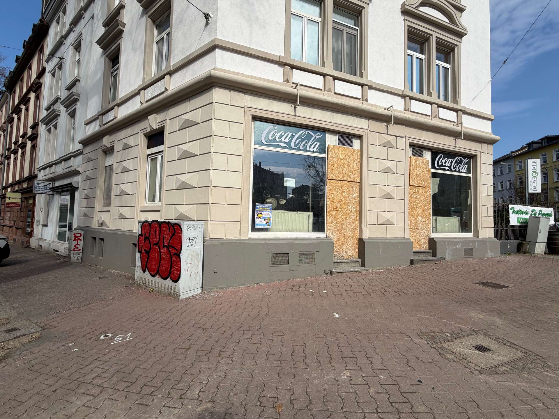 92 m² Gewerbefläche in Ecklage Mörfelder Landstr /Schweizer Str – veredelter Rohbau, frei gestaltbar, Mörfelder Landstraße 82, 60598 Frankfurt am Main, Bürohaus