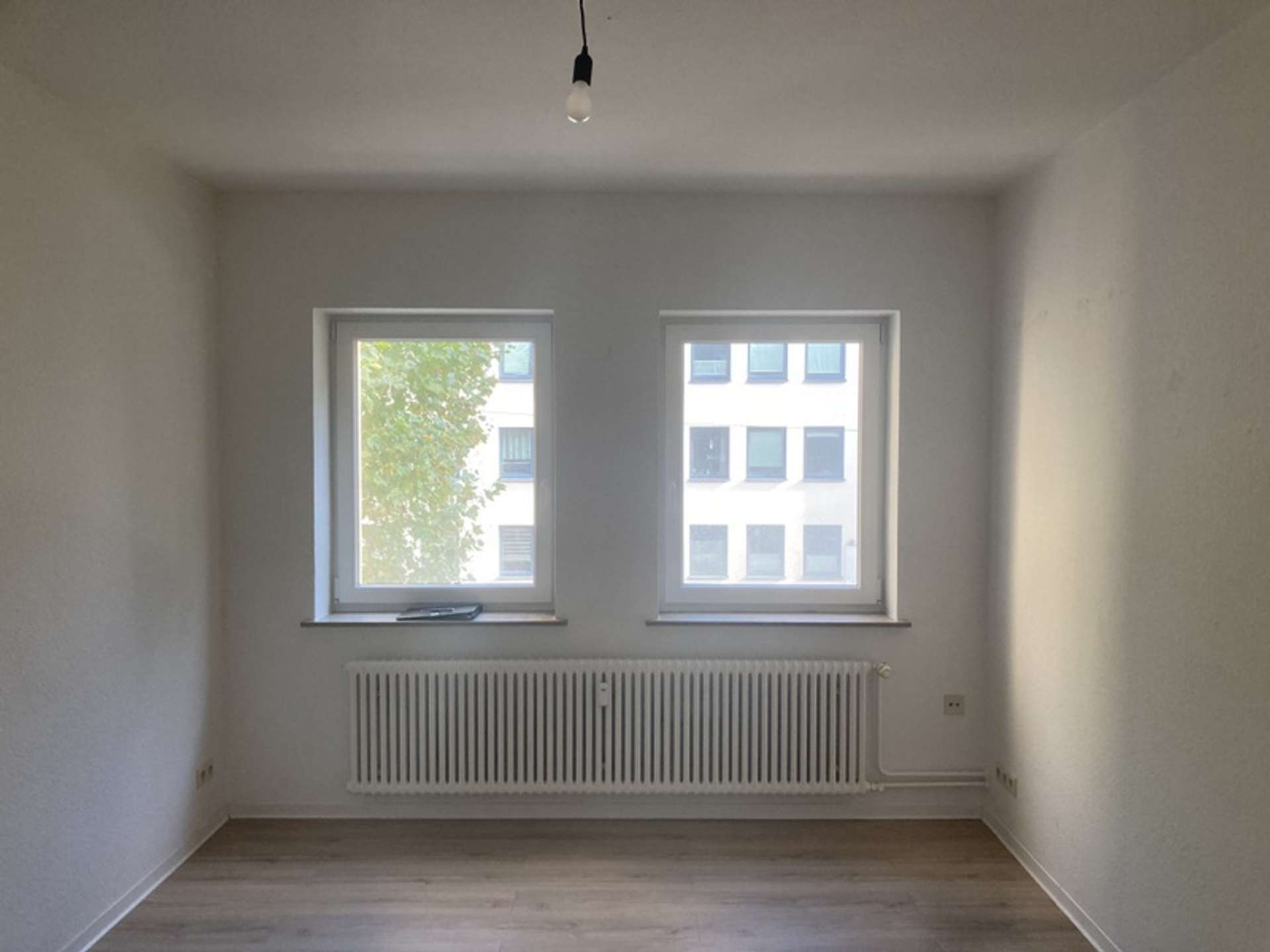Nette Nachbarn gesucht – 2-Zimmer Wohnung zum 01.12 zu vermieten!, Rheinstr. 47, 27570 Bremerhaven, Etagenwohnung