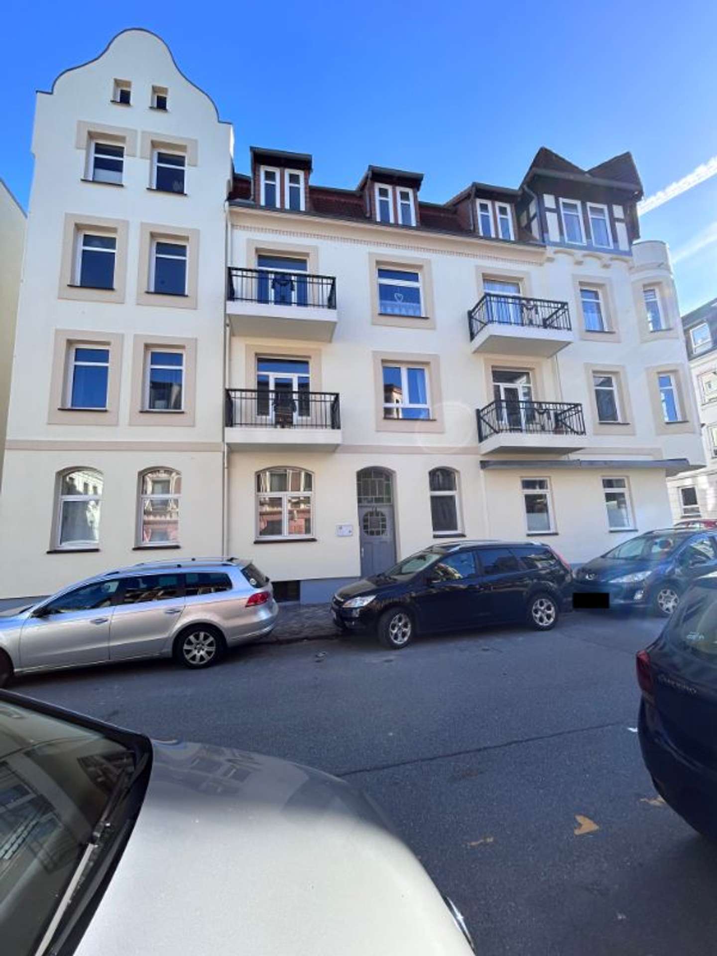 Helle 3‑Zimmer‑Altbauwohnung mit Parkett & hoher Decke – ideal für Paare, Singles oder kleine, Brixstraße 17, 24943 Flensburg, Erdgeschosswohnung