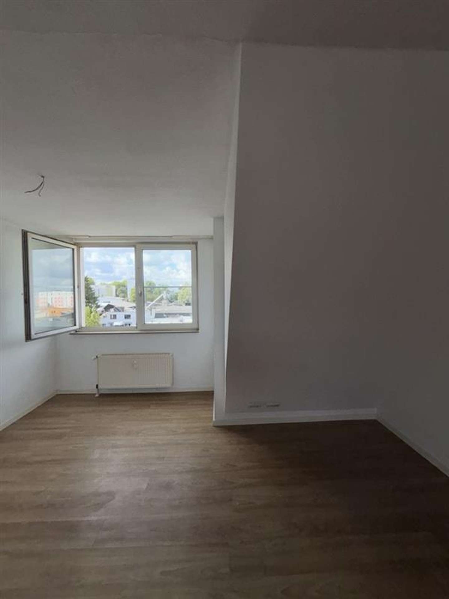 Großzügiges Single- Apartment in Köln-Zollstock, Gottesweg 40, 50969 Köln, Etagenwohnung