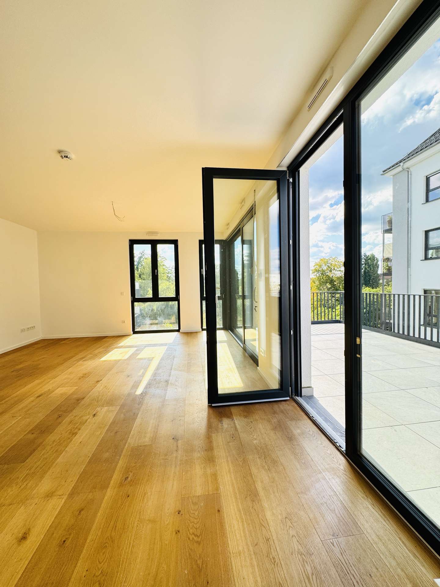 !!! Unikat am See – Wunderschöne Neubau-Wohnung mit riesiger Terrasse !!!, Elisabethenstraße 53, 63071 Offenbach, Etagenwohnung