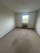 Raum - Komfortables altersgerechtes Wohnen: 3‑Zimmer‑Wohnung mit Loggia zum 01.08.2026 neu vermietbar!