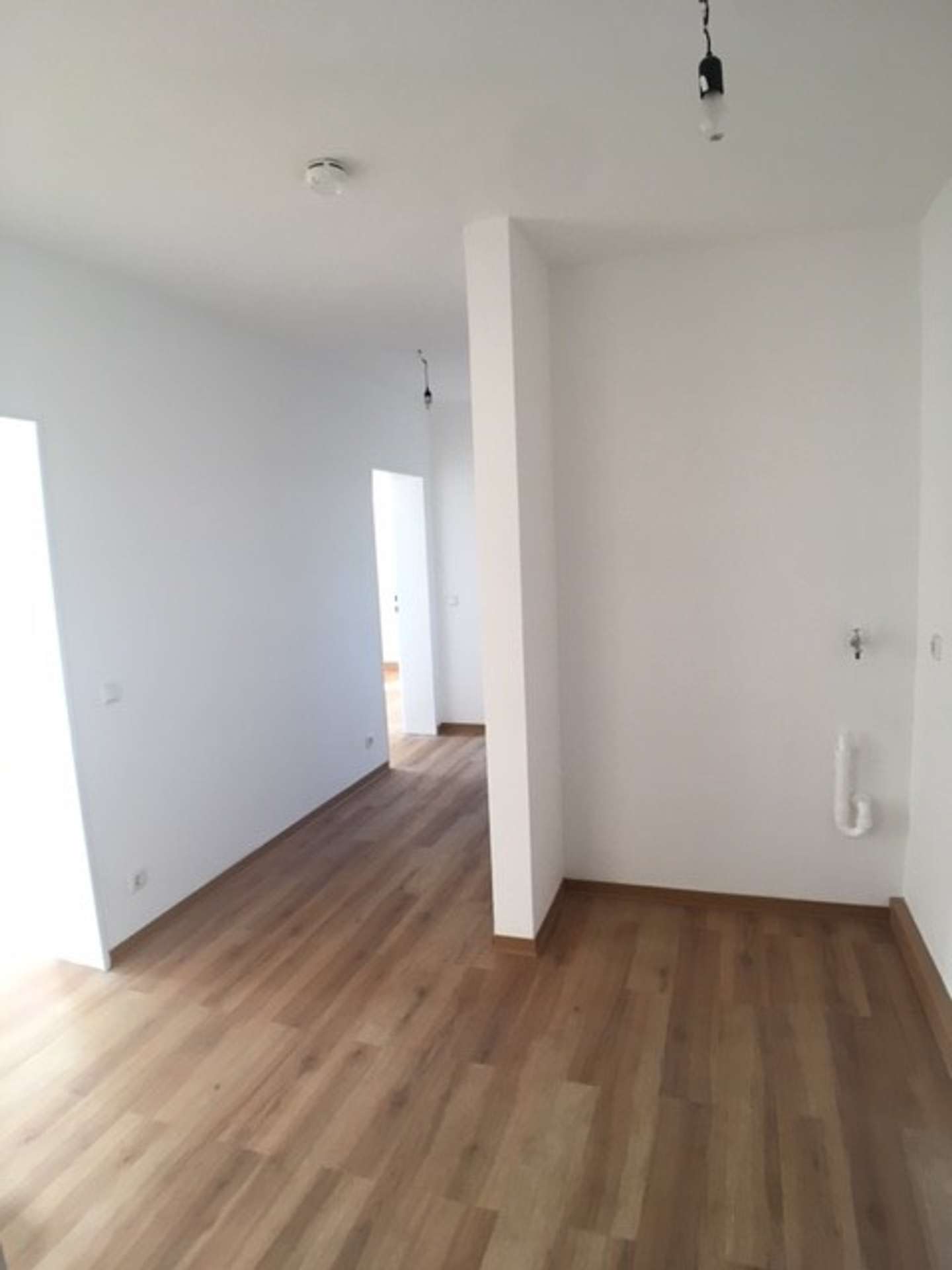 Lichtdurchflutete 3-Zimmer Wohnung in Grevenbroich – mit Balkon, Kurt-Huber-Straße 2, 41515 Grevenbroich, Etagenwohnung