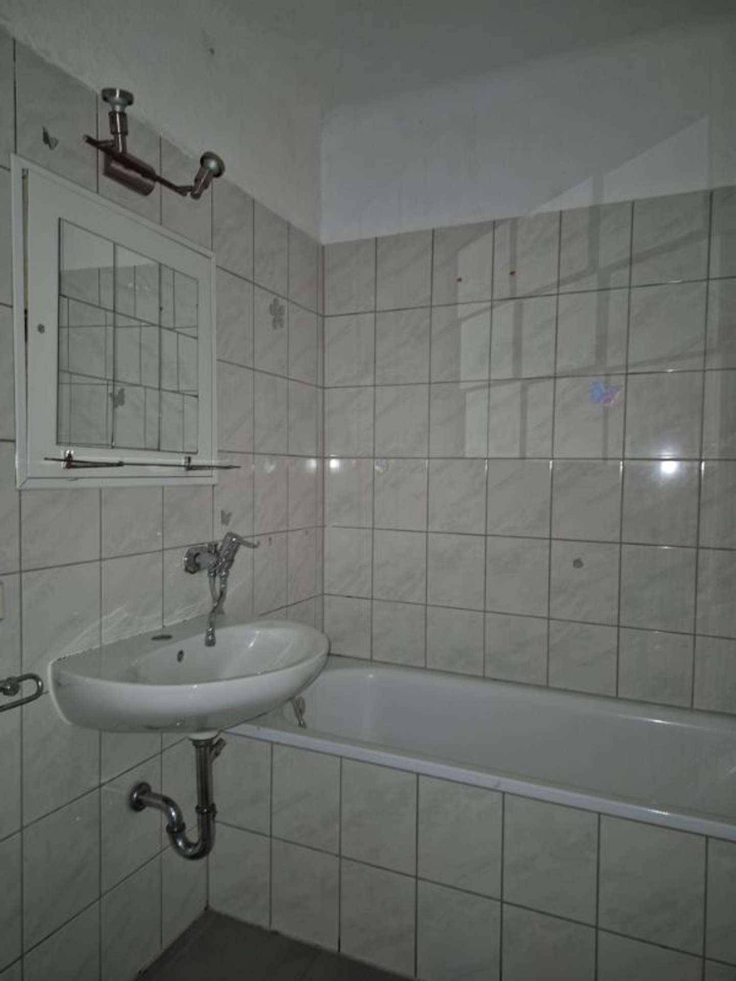 Renovierungsbedürftige 3-Zimmer Wohnung in Gotha, Rohrbachstraße 20, 99867 Gotha, Etagenwohnung