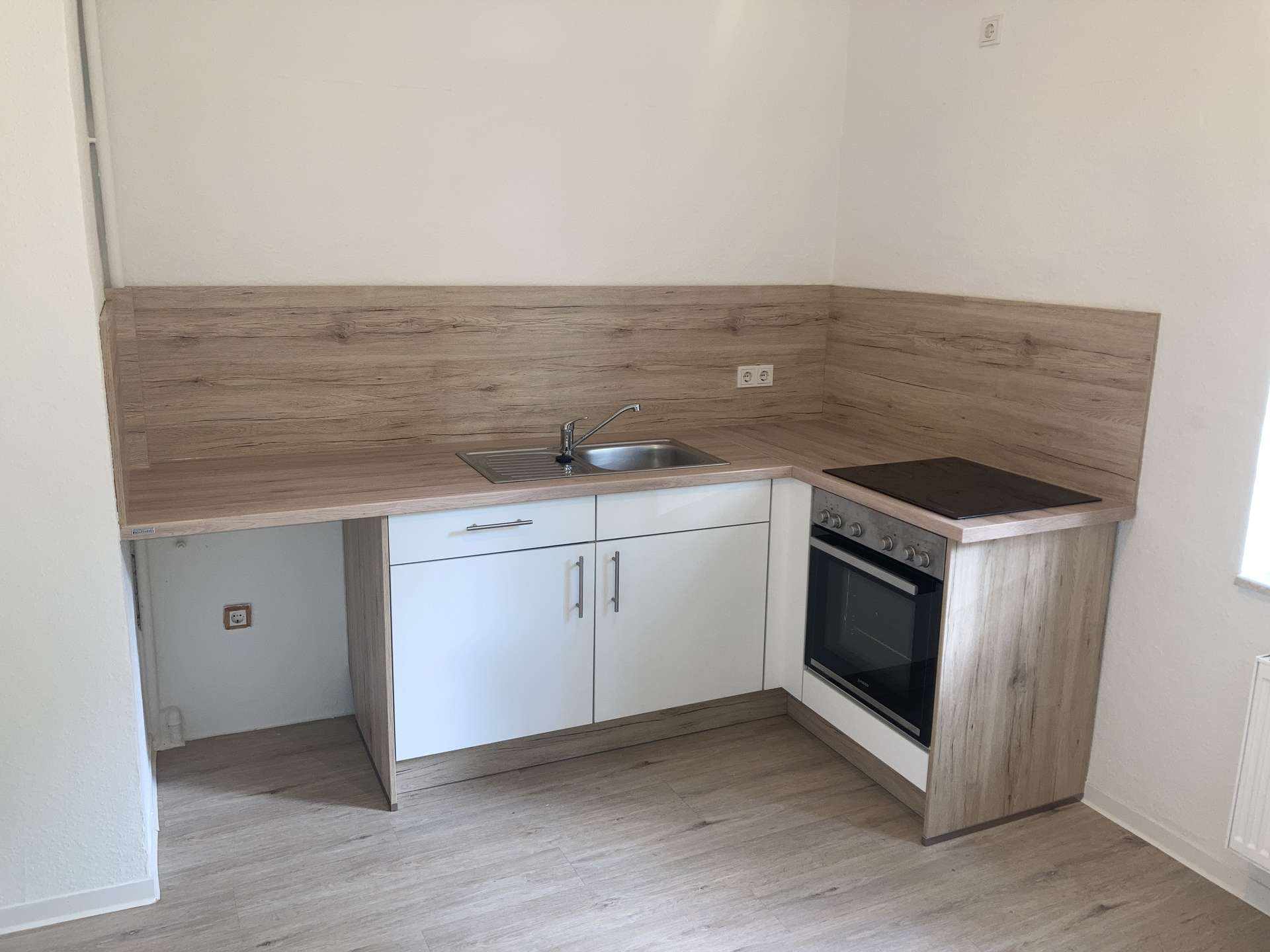Einziehen und wohlfühlen: Schöne 3-Zimmerwohnung mit EBK!, Boingstraße 6, 26386 Wilhelmshaven, Erdgeschosswohnung