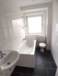 Badezimmer - Sehr schöne – 3- Zimmerwohnung mit EBK in Duisburg-Mündelheim