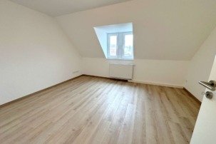 !!! Frisch sanierte 2-Zimmer-Wohnung – Bornheim Mitte !!!, Heidestraße 86a, 60385 Frankfurt am Main, Dachgeschosswohnung