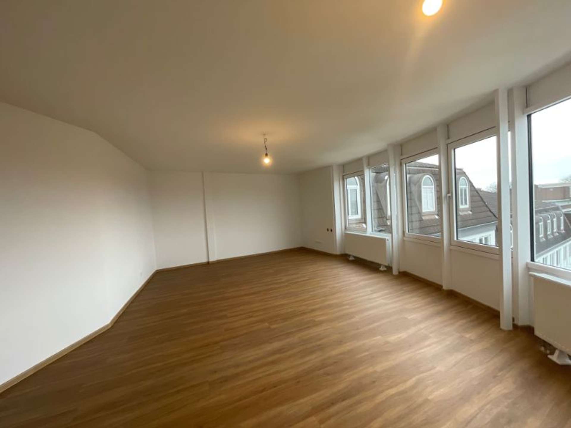 1-Zimmer Apartment mit EBK – Düsseldorf, Bahlenstraße 180, 40589 Düsseldorf, Etagenwohnung