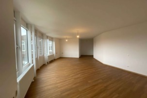Frisch saniertes 1-Zimmer Apartment- Düsseldorf, Bahlenstraße 180, 40589 Düsseldorf, Etagenwohnung