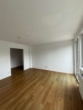 Wohnzimmer - Großzügige 3‑Zimmer‑Wohnung, traumhafter Balkon mit Blick ins Grüne in Düsseldorf