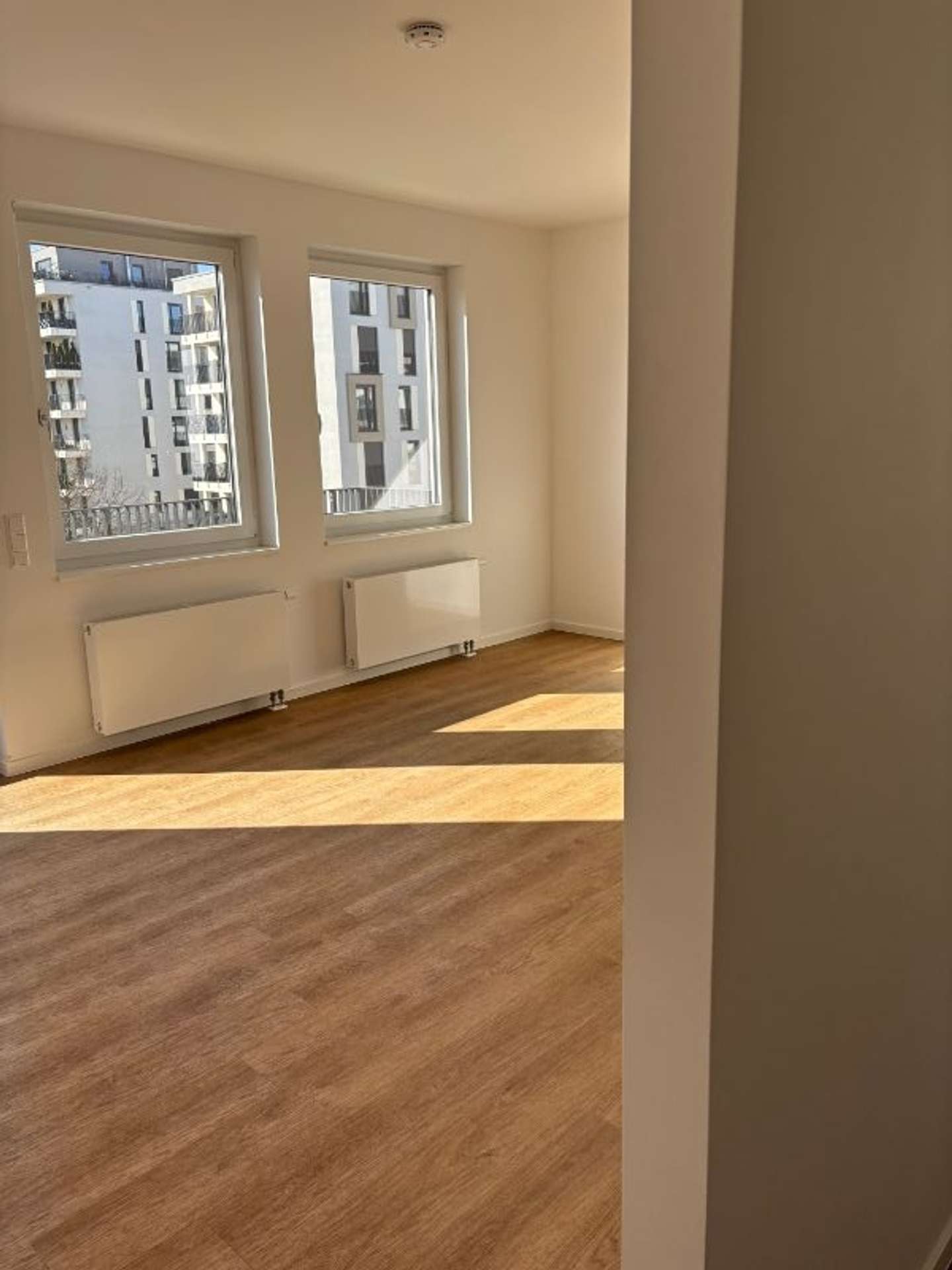 lichtdurchflutete 2 Zimmerwohnung in ruhiger Lage, Rathausgasse 2, 12529 Schönefeld, Etagenwohnung