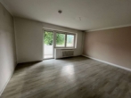 Wohnzimmer - Helle 3-Zimmer-Wohnung mit Balkon und Renovierungsbonus ab sofort zu vermieten!