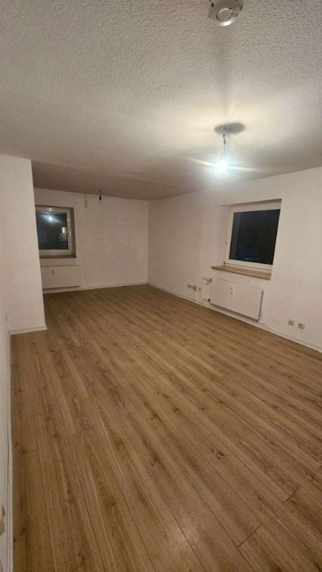Helle 2-Zimmer-Wohnung mit Balkon und Tageslichtbad – ab sofort frei, Julius-Ahlmann-Platz 20, 24768 Rendsburg, Etagenwohnung