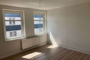 Helle, schöne 2 Zimmerwohnung mit Balkon zum 01.06.2025 neu vermietbar!, Wasbeker Straße 70, 24534 Neumünster, Etagenwohnung
