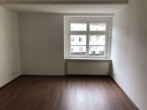 Wohnzimmer - Ihr neues Zuhause – sehr schöne 2 Zimmerwohnung in Wuppertal-Barmen