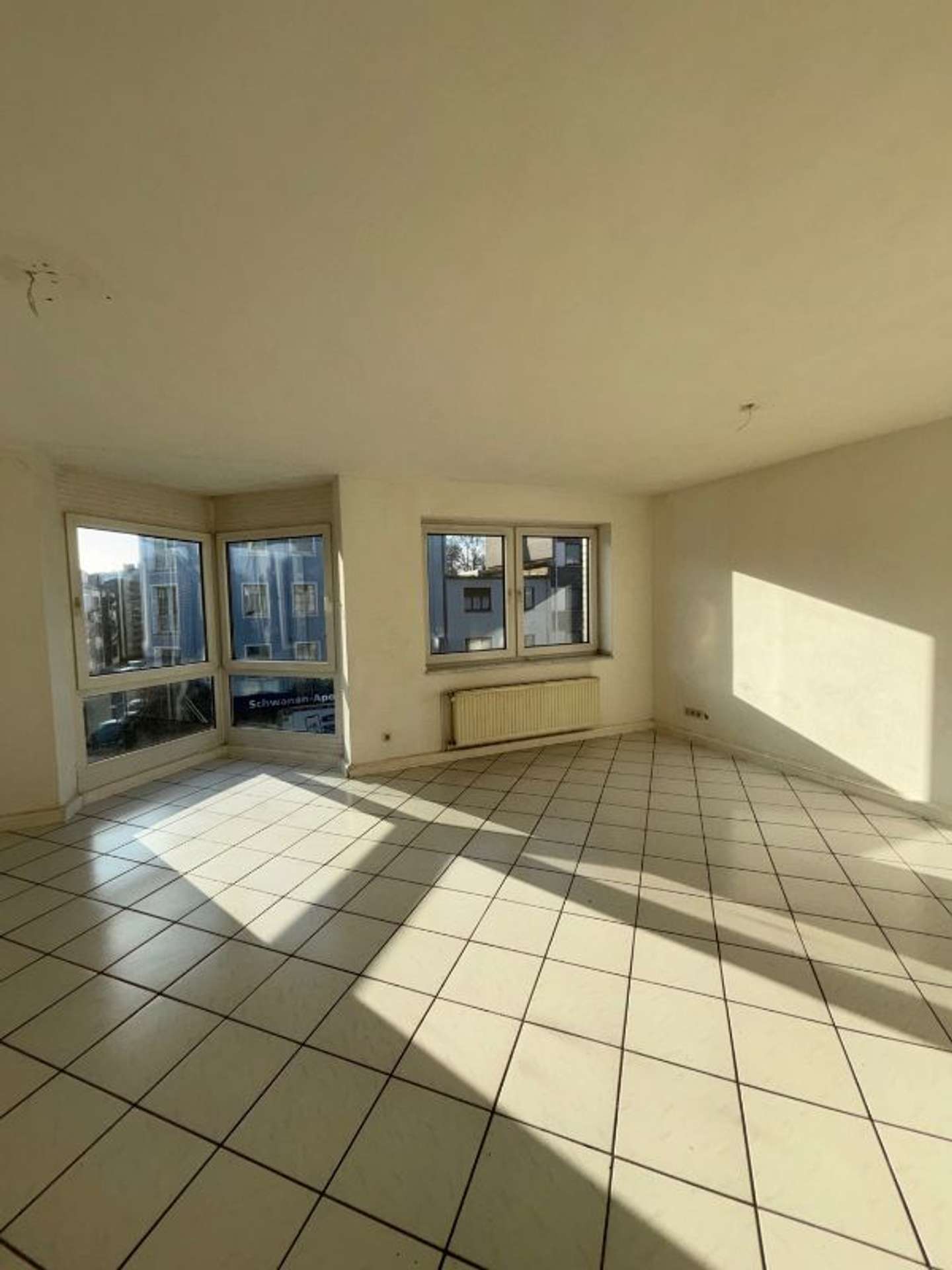 Helle 3‑Zimmer‑Wohnung mit Loggia– gut geschnitten & zentral gelegen, Stresemannstr. 45, 41236 Mönchengladbach, Etagenwohnung