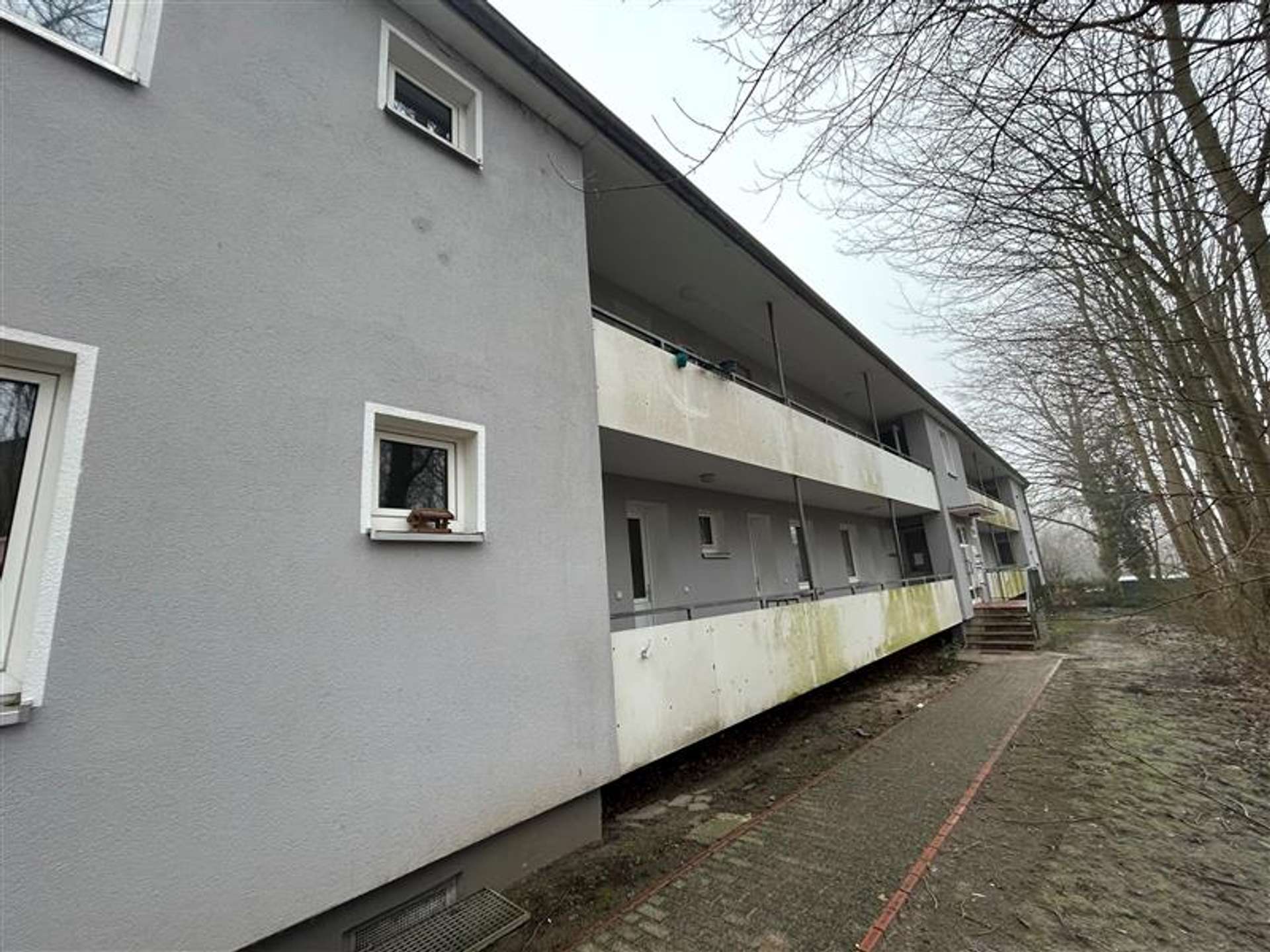 Zentrale und helle 2,5-Zimmer-Wohnung mit Balkon zum 01.10.2026 zu vermieten, Glücksburger Str. 190, 24943 Flensburg, Erdgeschosswohnung