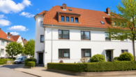 Außenansicht - Traumhafte, helle und große 3 Zimmerwohnung mit Balkon zum 16.10!