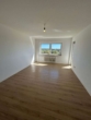 Wohnzimmer - Gepflegte 2,5‑Zimmer‑Wohnung mit Balkon und schönem Blick auf Engelsby zum 16.05.2026!