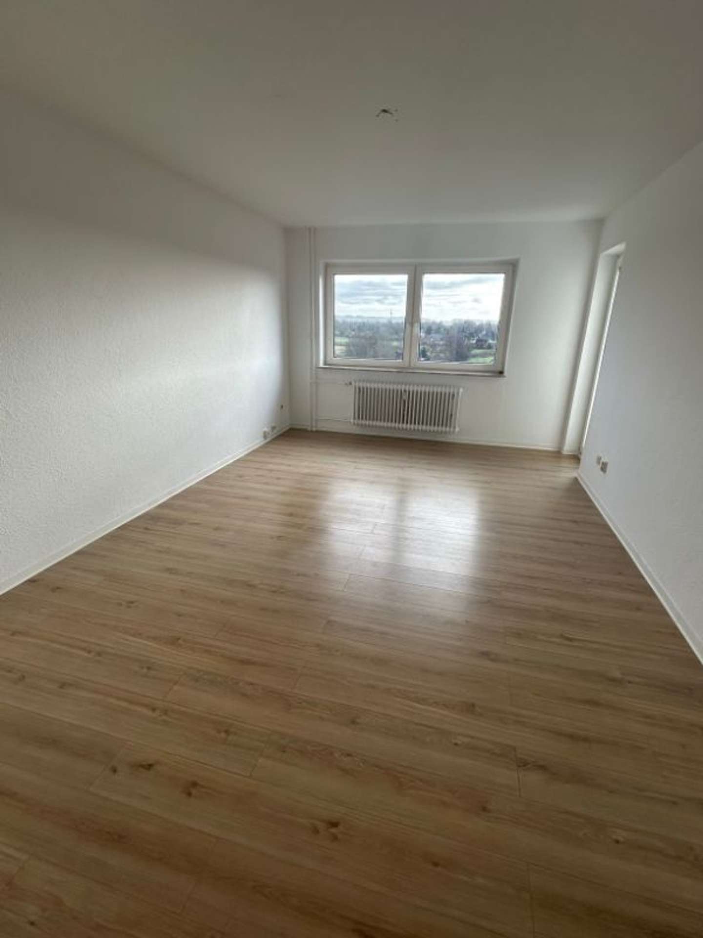 Nachmieter gesucht für große helle 2,5 Zimmerwohnung mit Balkon zum 01.01.2026!, Trögelsbyer Weg 88, 24943 Flensburg, Etagenwohnung