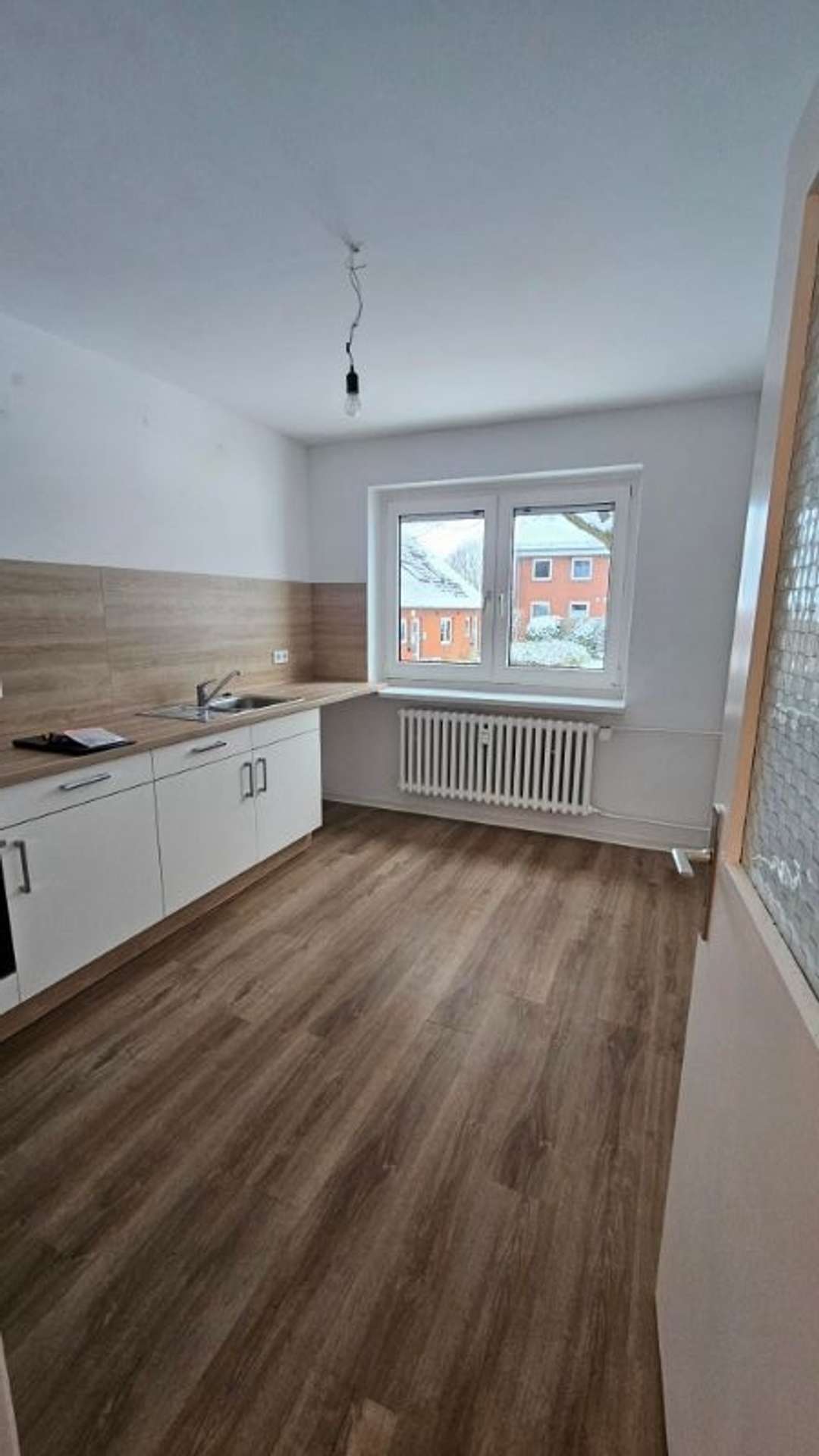 Ein Sprung vom Strand entfernt! Gepflegte 2-Zimmer-Wohnung mit Balkon im Grünen – zum 01.06.2026 zu, Feldstedt 20, 24340 Eckernförde, Erdgeschosswohnung