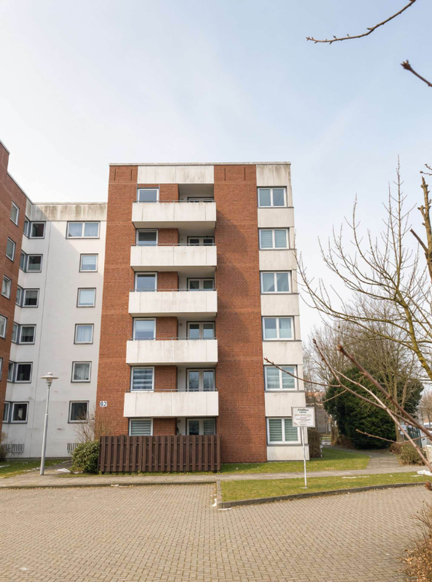 Schöne Aussicht – 2- Zimmer Wohnung ab sofort!, Rheinstr. 82, 27570 Bremerhaven, Etagenwohnung