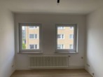 Wohnzimmer - Gemütliche, renovierte 2-Zimmer Wohnung zum 16.06.2025 zu vermieten!