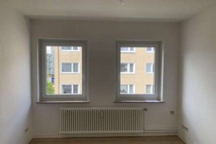 Gemütliche, renovierte 2-Zimmer Wohnung zum 16.06.2025 zu vermieten!, Wormser Str. 1, 27570 Bremerhaven, Etagenwohnung