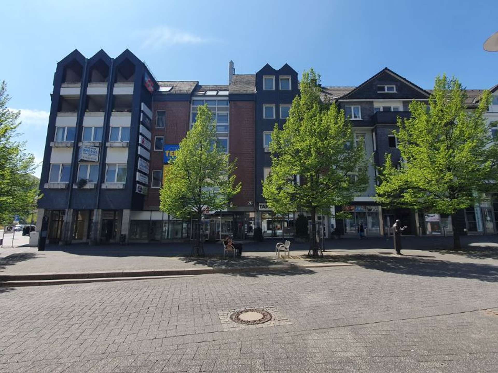 Attraktive Wohnung mit viel Licht und schönem Parkettboden, Hindenburgstr. 24-26 / W.-Heidbreder-Str. 2-4 24-26, 51643 GM, Etagenwohnung