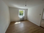 Schlafzimmer - Frisch renovierte 2-Zimmer-Wohnung mit moderner Einbauküche