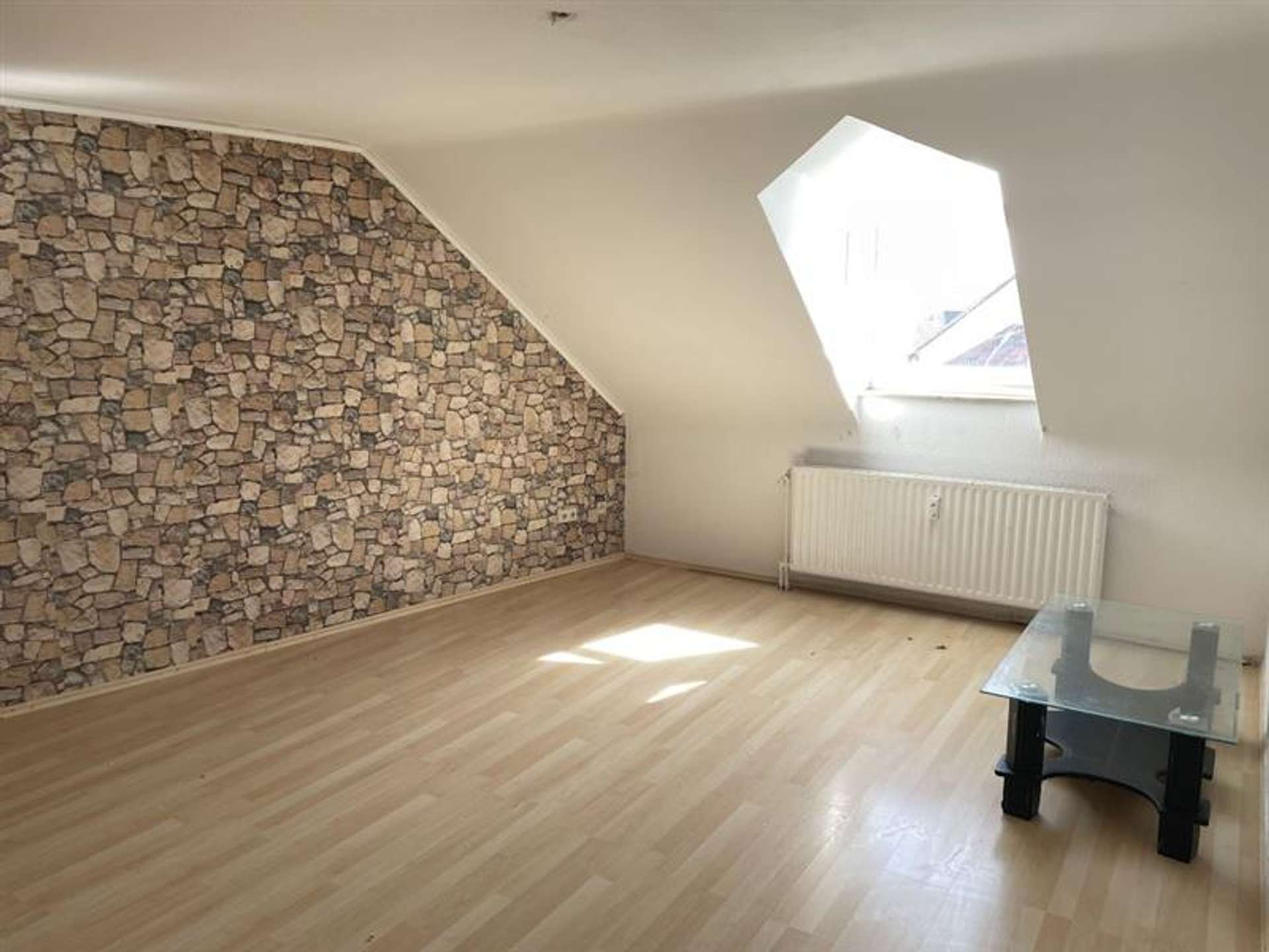Helle 3-Zimmer-Wohnung mit Balkon! (WBS für 86 m² erforderlich), Mannheimer Straße 8, 67071 Ludwigshafen, Etagenwohnung