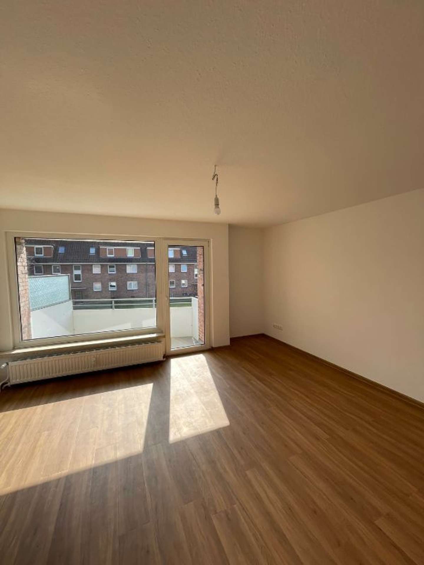 Nachmieter gesucht: 3,5 Zimmer‑Wohnung mit Balkon in ruhiger Lage – ab dem 01.04.26 frei!, Kaiserstraße 33, 24782 Büdelsdorf, Etagenwohnung