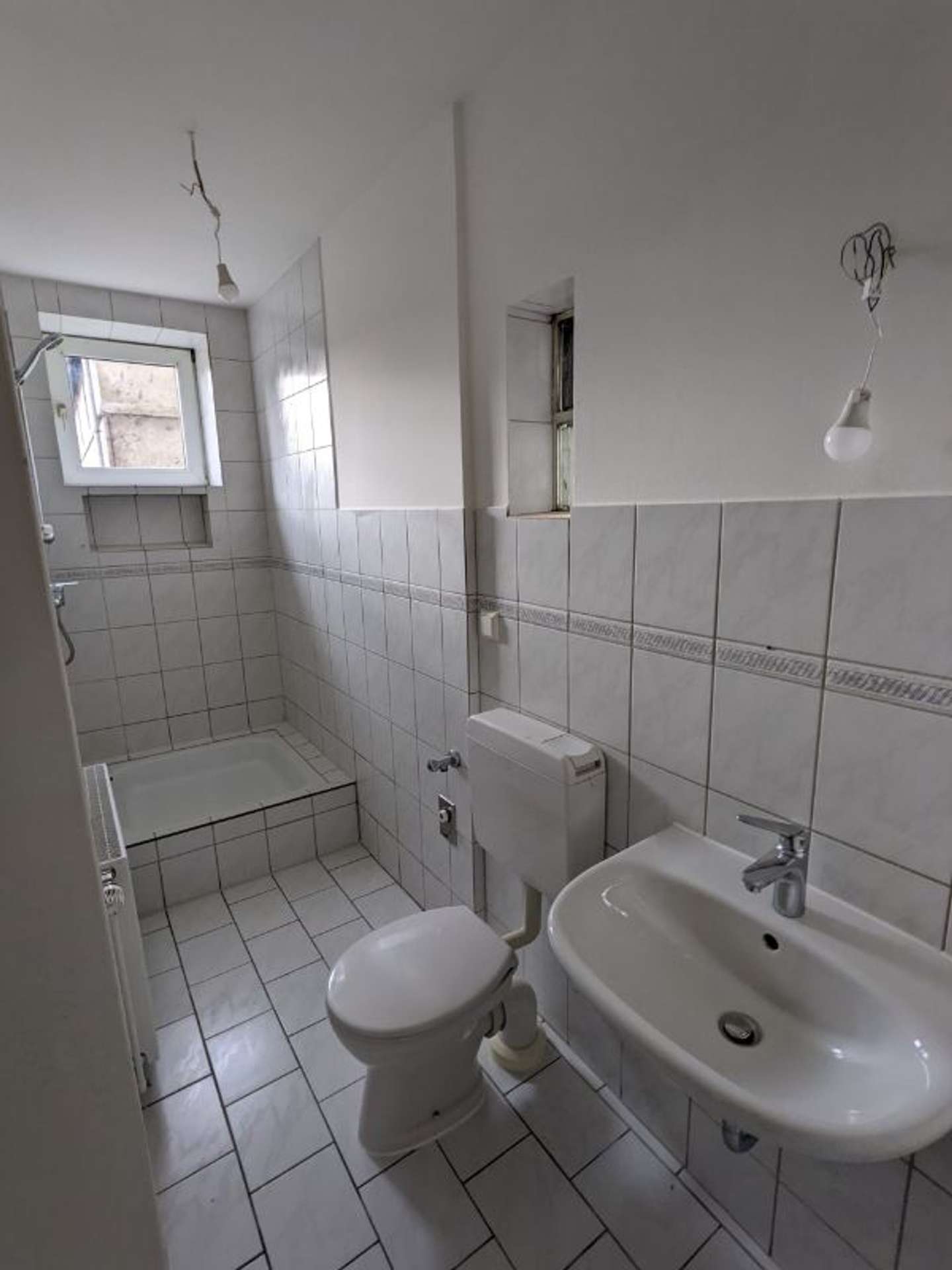Erstbezug nach Sanierung – Bezugsfrei zum 15.06.2026!, Werderstraße 29, 24534 Neumünster, Erdgeschosswohnung