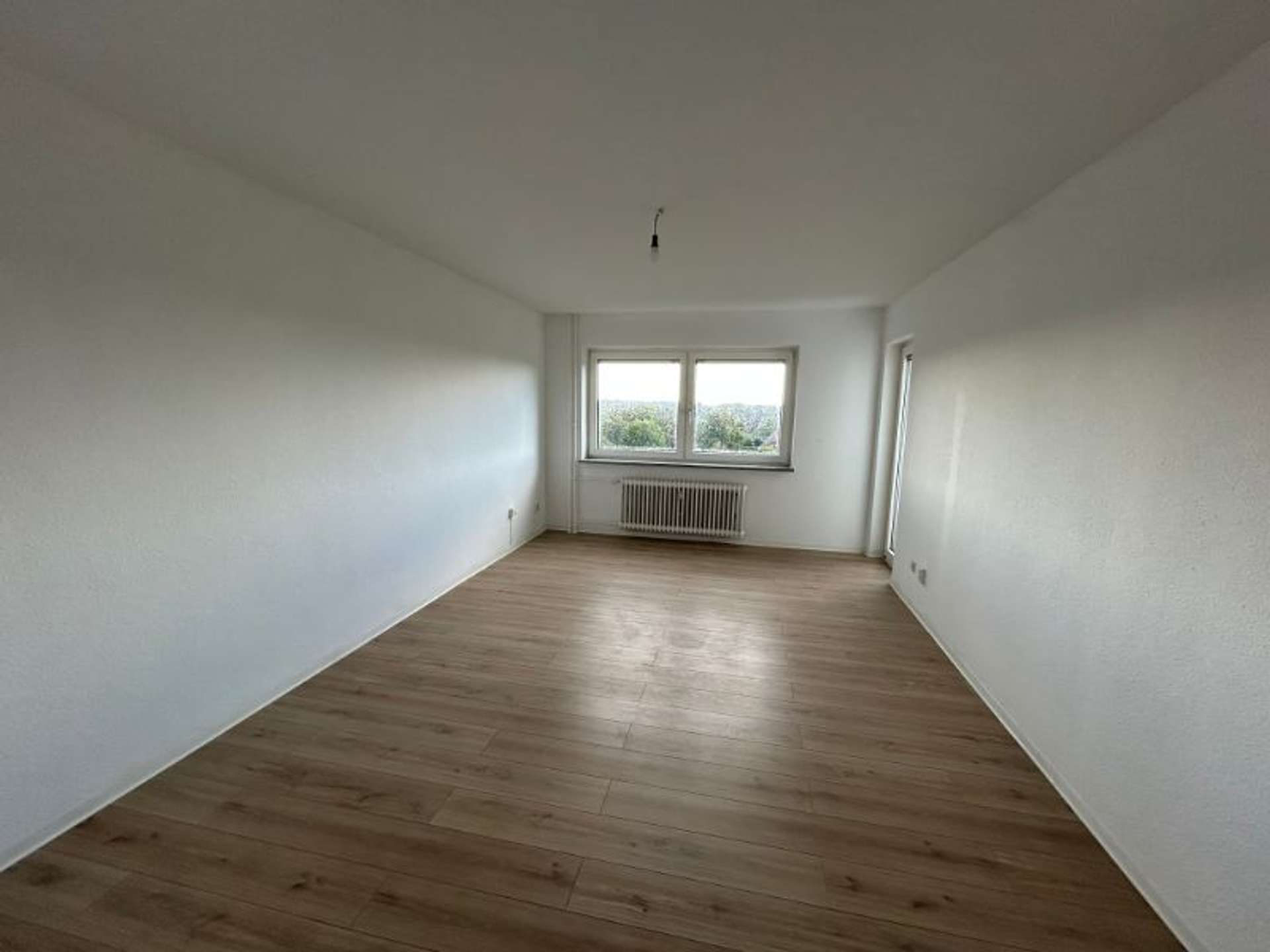 Nachmieter gesucht! Großzügige 2,5-Zimmer-Wohnung mit Balkon in Flensburg-Engelsby ab dem 15.09.2026, Trögelsbyer Weg 88, 24943 Flensburg, Etagenwohnung