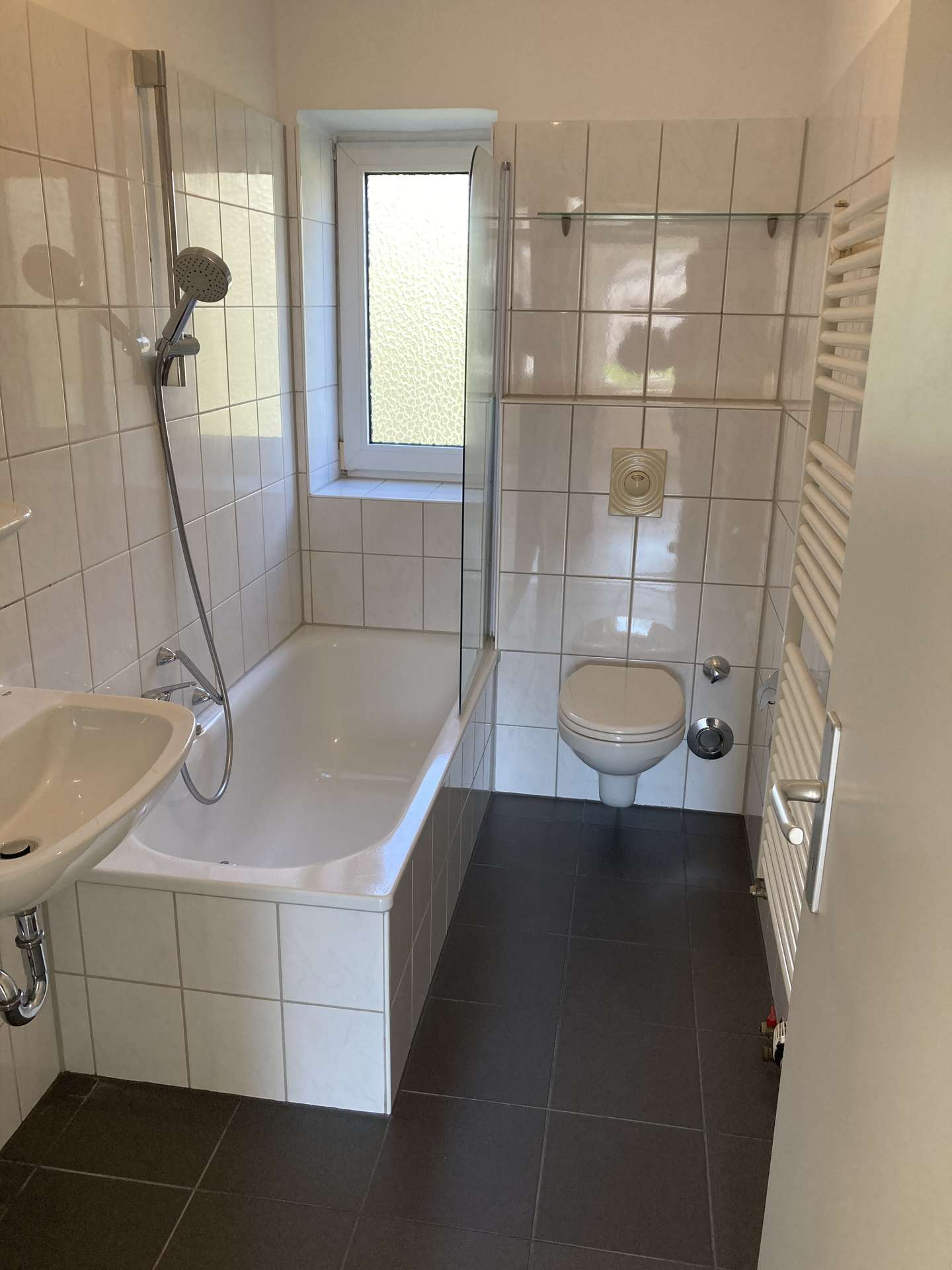 Sanierte 2,5-Zimmerwohnung im Grünen!, Rieneldstraße 14, 26386 Wilhelmshaven, Erdgeschosswohnung