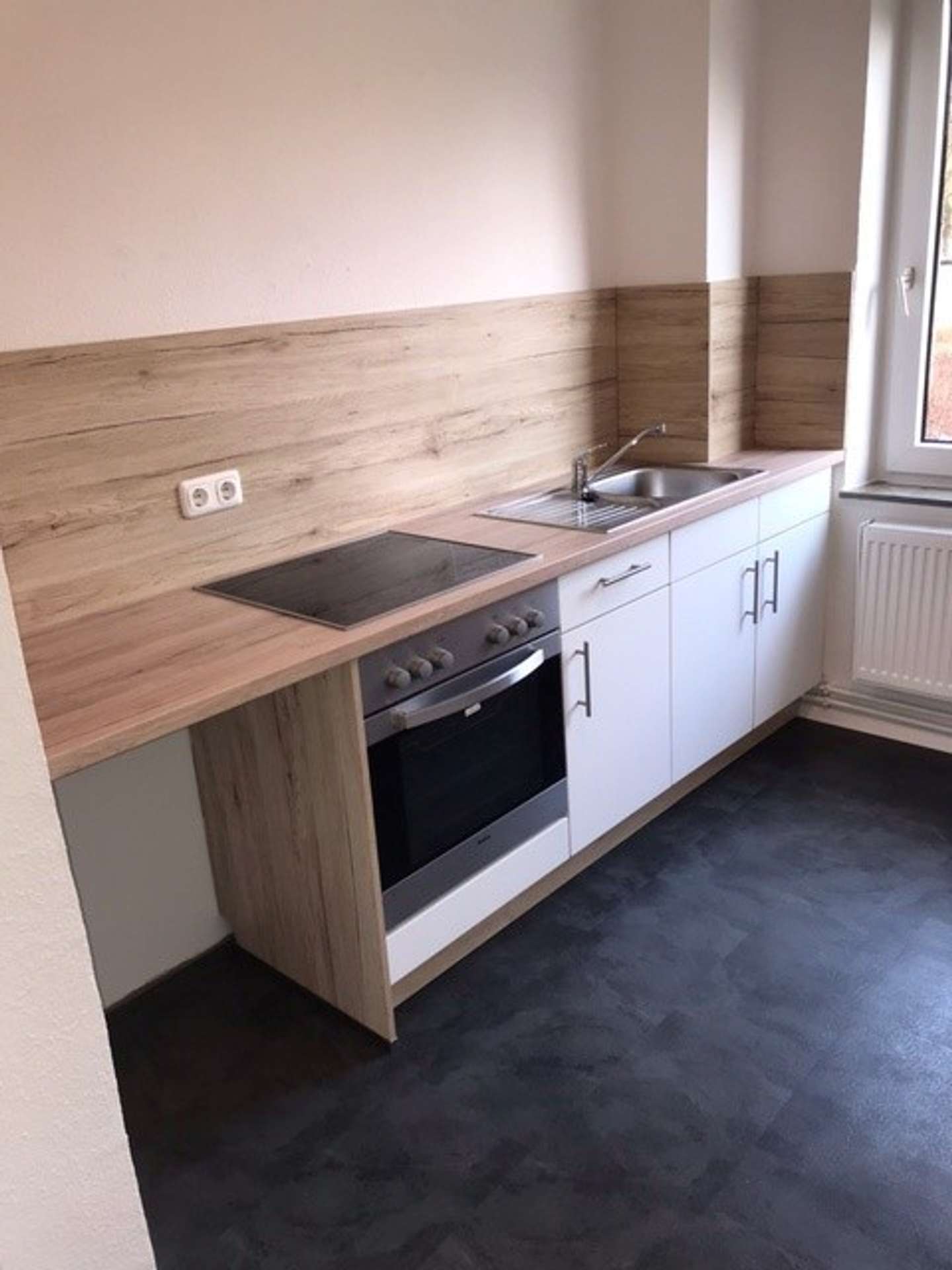 Schicke, renovierte Wohnung mit Balkon!, Benlepstr. 9, 26386 Wilhelmshaven, Erdgeschosswohnung