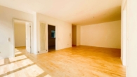 Wohnzimmer - !!! Frisch renovierte 3ZW mit Balkon im Zentrum !!!