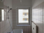 Badezimmer - Großzügige 2-Zimmer-Wohnung mit Blick ins Grüne zum 01.07. zu vermieten!