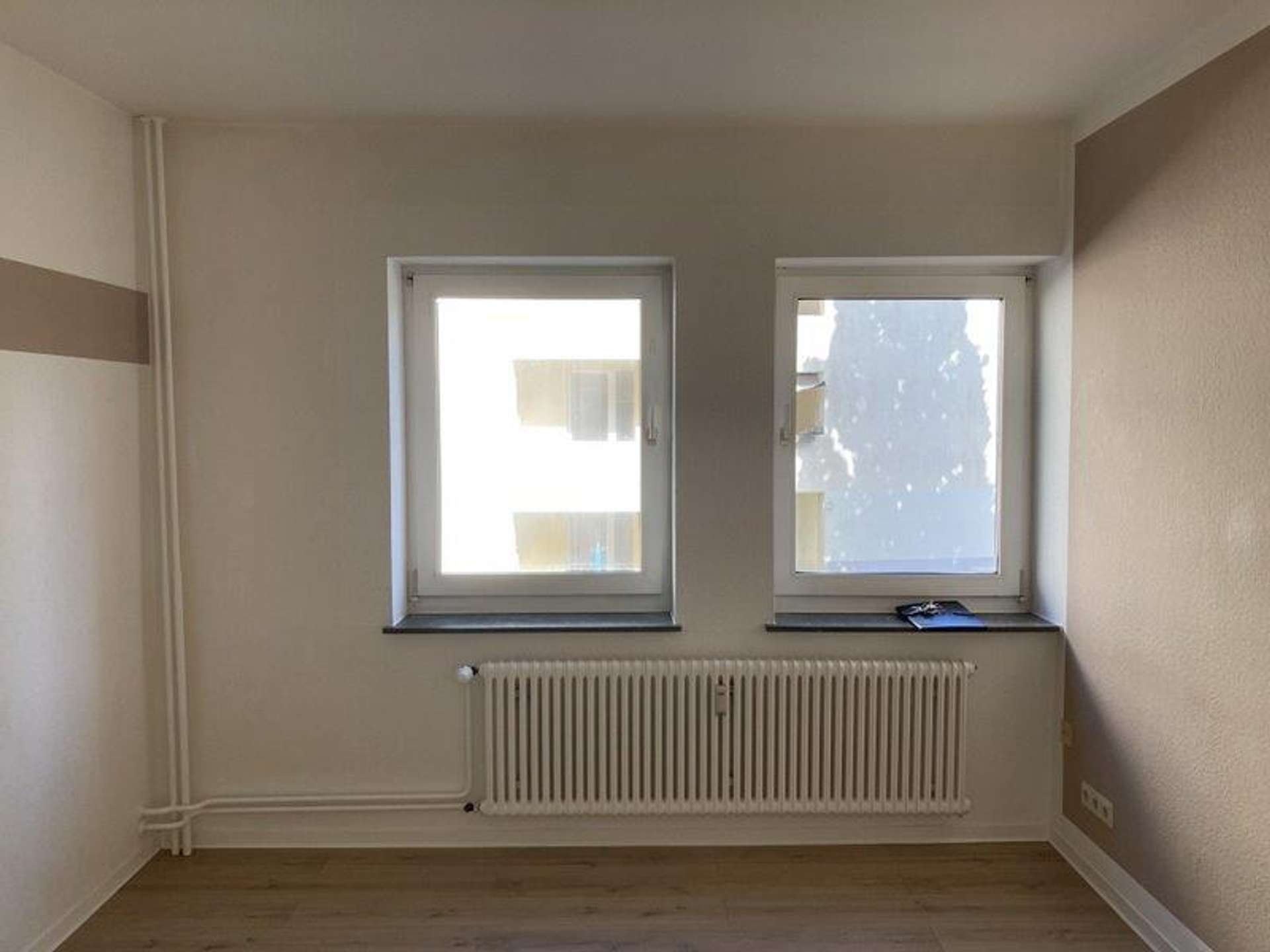 Großzügige 2-Zimmer-Wohnung mit Blick ins Grüne zum 01.07. zu vermieten!, Wörther Str. 14, 27570 Bremerhaven, Etagenwohnung