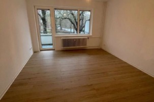 Moderne 2,5 Zimmerwohnung mit Balkon zum 01.06.2025 neu vermietbar!, Richard-Wagner-Str. 17, 24943 Flensburg, Etagenwohnung