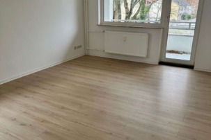 Schöne helle 2 Zimmerwohnung mit Balkon zum 16.01.2025 frei!, Hamburger Str. 38B, 27570 Bremerhaven, Etagenwohnung