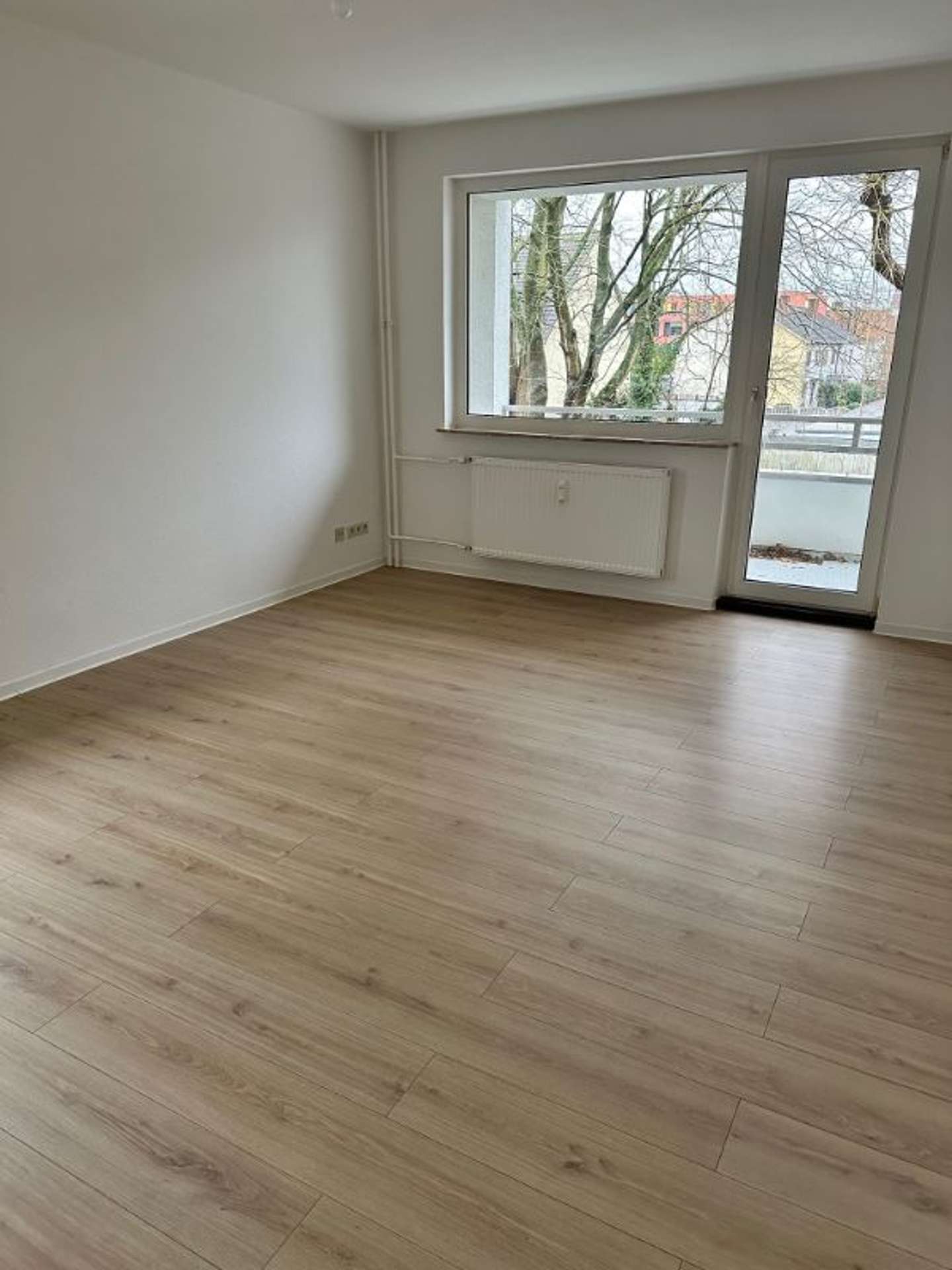Schöne helle 2 Zimmerwohnung mit Balkon zum 01.02.2026 frei!, Hamburger Str. 38B, 27570 Bremerhaven, Etagenwohnung